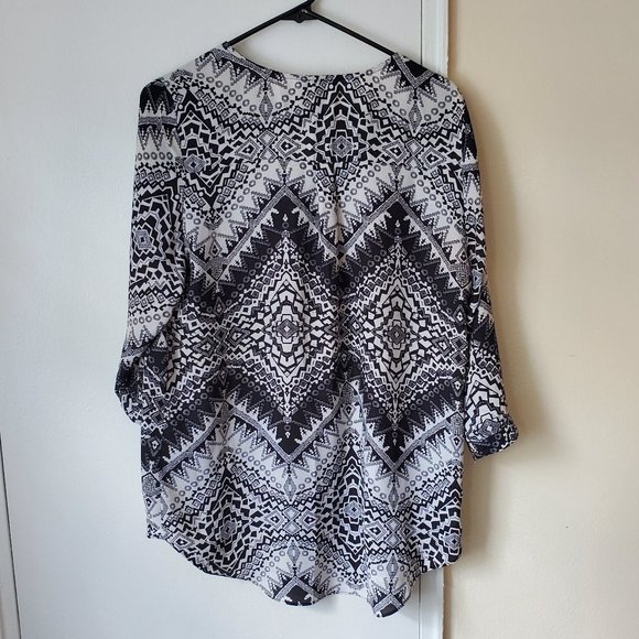 Patterned Blouse - Picture 3 of 3